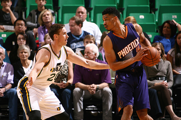 阿尔瓦雷斯 阿尔瓦雷斯